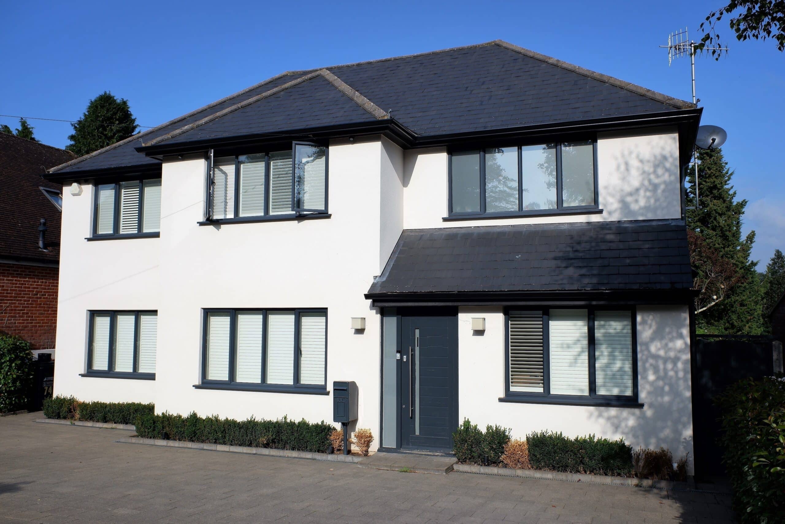 Exlabesa KC51 in a new build house, grey aluminium windows