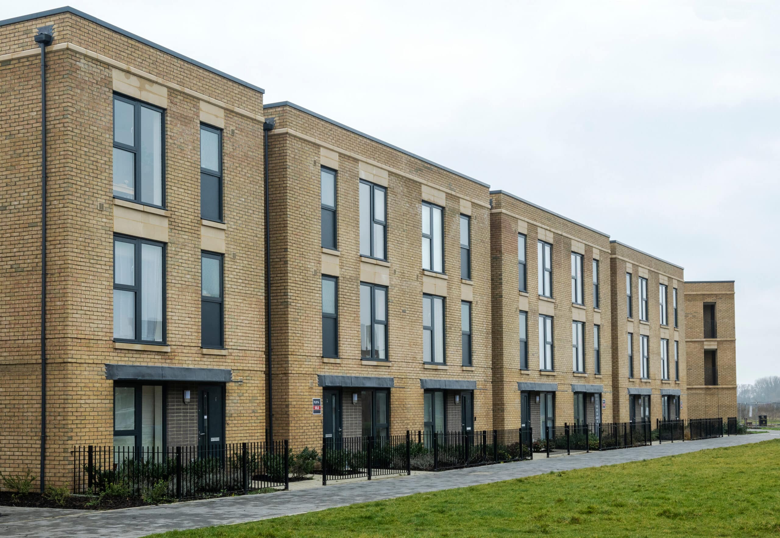 new build homes with aluminium doors and windows