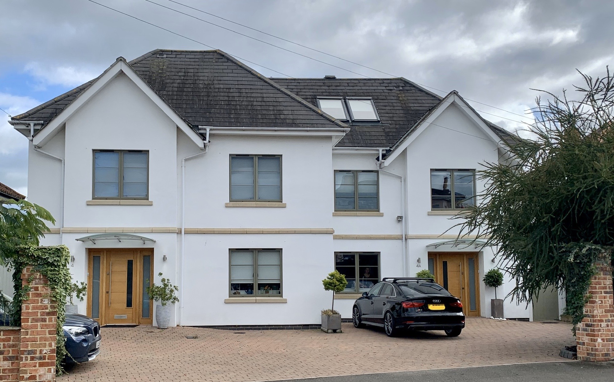 SCHÜCO AWS 70 SC windows in a new build house in heritage colour