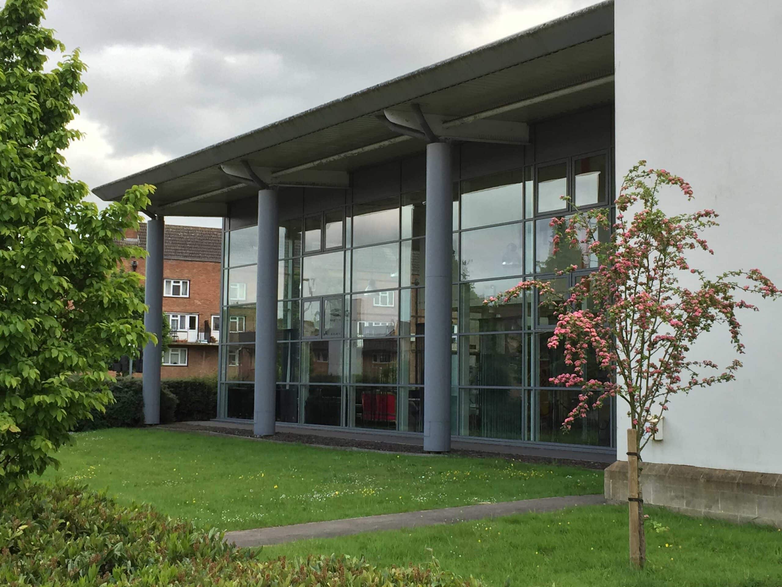 Exlabesa ECW-50 curtain walling in a college building with green lawns in front